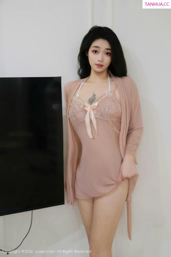   [XiuRen]高清写真图 2026.01.04 No.11189 福福_Thrive 粉色情趣服饰第5张图片